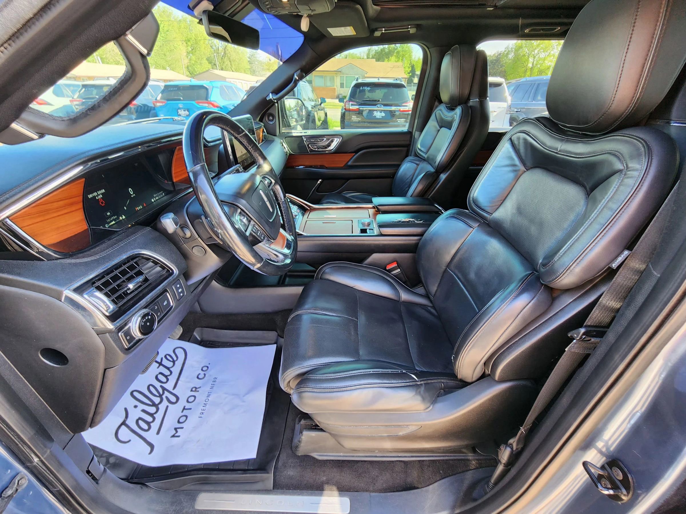 Used 2018 Lincoln Navigator Select w/ Cargo Package AWD/4WD image 15