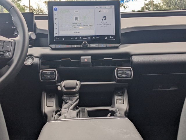 Used 2026 Toyota RAV4 SE AWD/4WD image 8