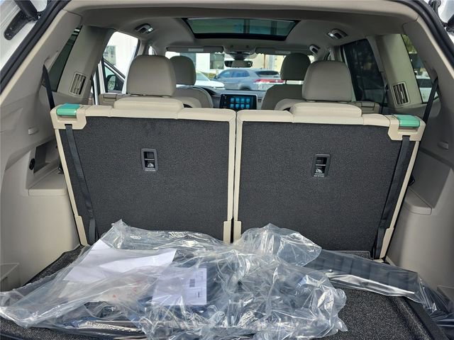 New 2026 Volkswagen Atlas SEL image 28