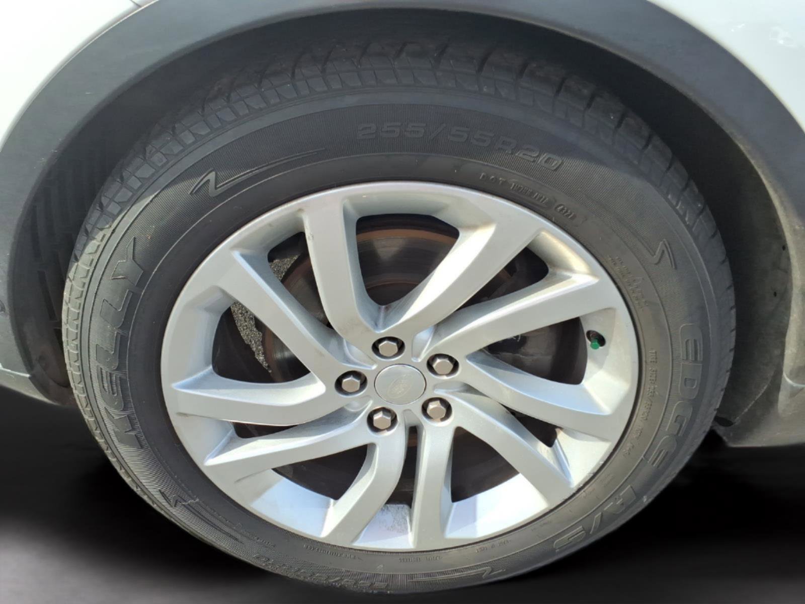 Used 2018 Land Rover Discovery HSE AWD/4WD image 30