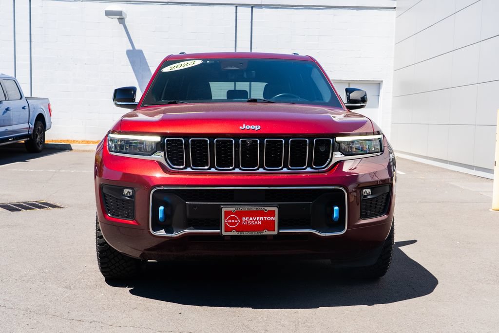 Used 2023 Jeep Grand Cherokee Overland w/ Advanced Protech Group III AWD/4WD image 2