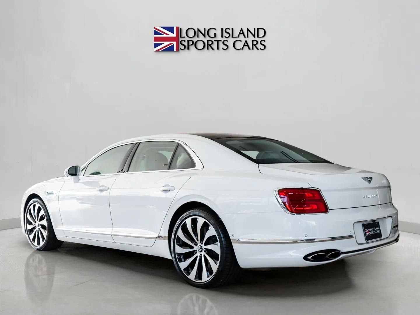 Used 2023 Bentley Flying Spur Azure AWD/4WD image 4