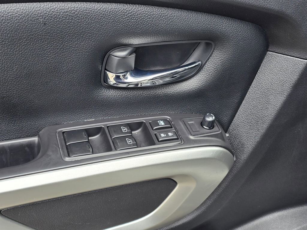 Used 2021 Nissan Titan SV w/ Accessory Utility Package image 22