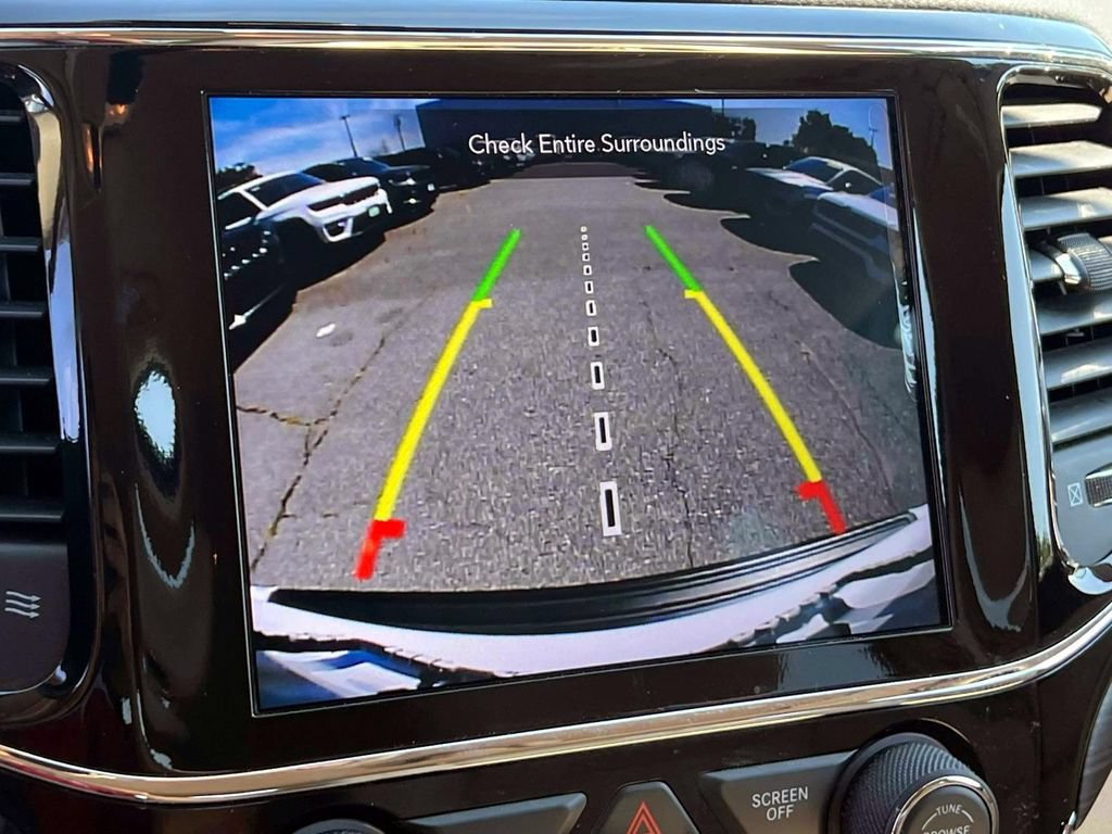 Certified 2022 Jeep Grand Cherokee Laredo E AWD/4WD image 33