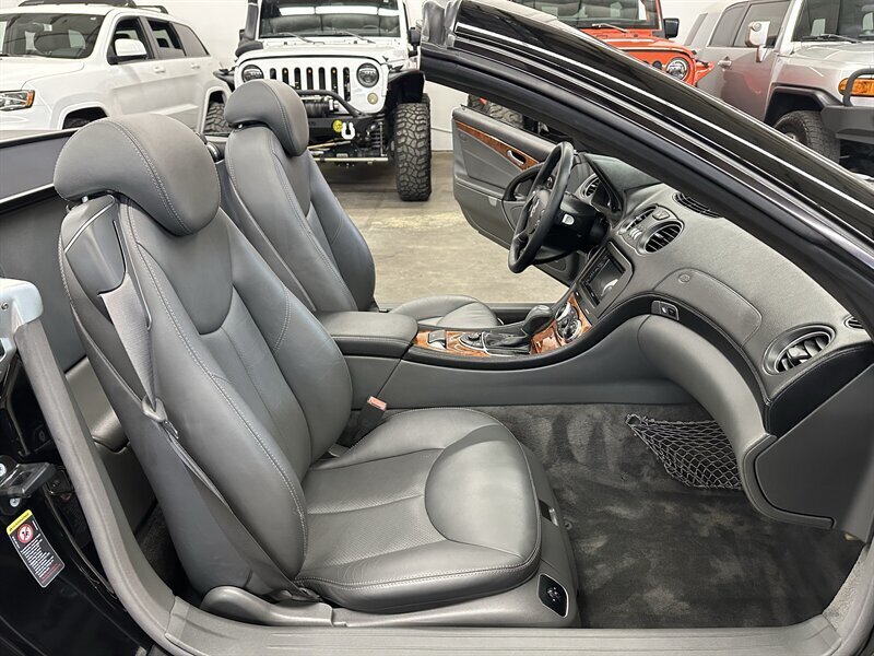 Used 2005 Mercedes-Benz SL 55 AMG image 14