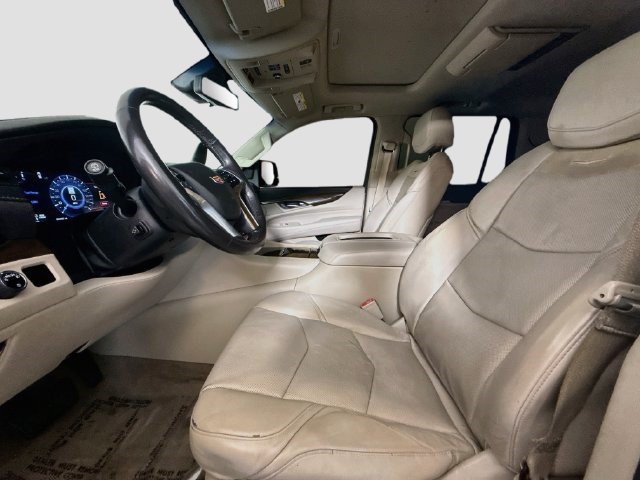 Used 2020 Cadillac Escalade Premium Luxury RWD image 21