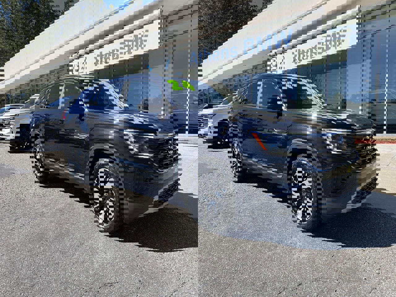 Used 2024 Volkswagen Atlas Cross Sport SEL image 2