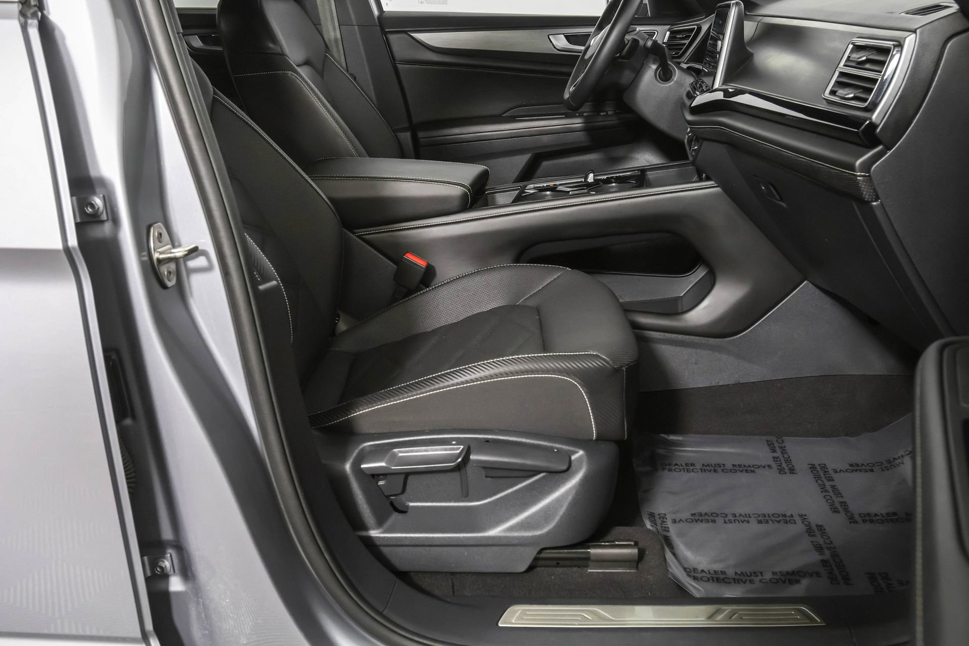 Used 2024 Volkswagen Atlas Cross Sport SE image 42