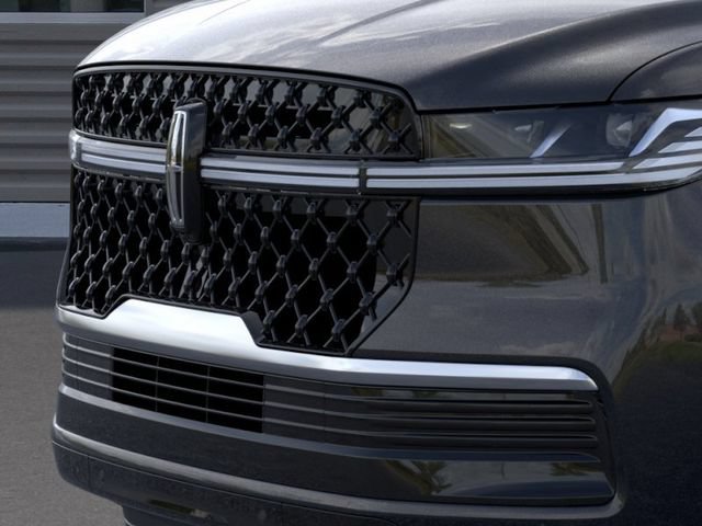New 2026 Lincoln Navigator L Reserve w/ Jet Appearance Package AWD/4WD image 17