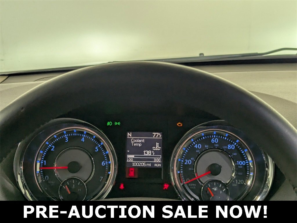 Used 2014 Chrysler Town & Country Touring image 18