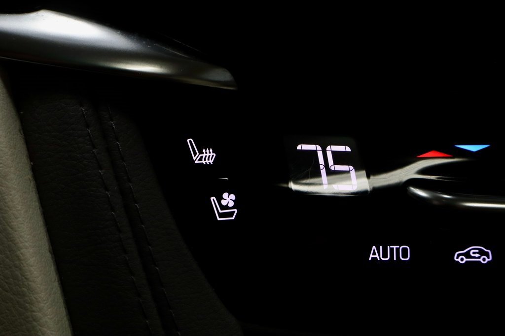 Used 2023 Cadillac XT6 Premium Luxury w/ Technology Package image 35