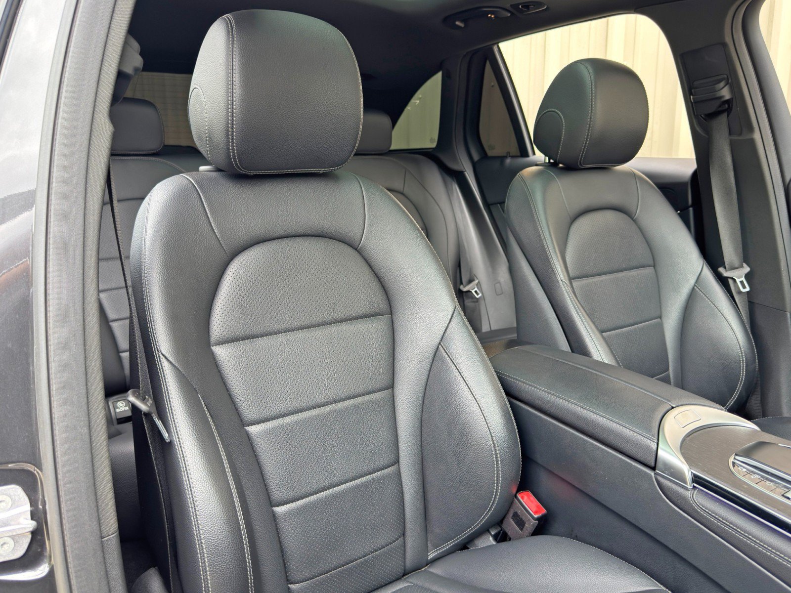 Used 2021 Mercedes-Benz GLC 300 w/ AMG Line image 33