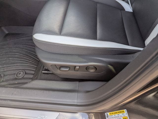 Used 2025 Buick Envision Sport Touring AWD/4WD image 24