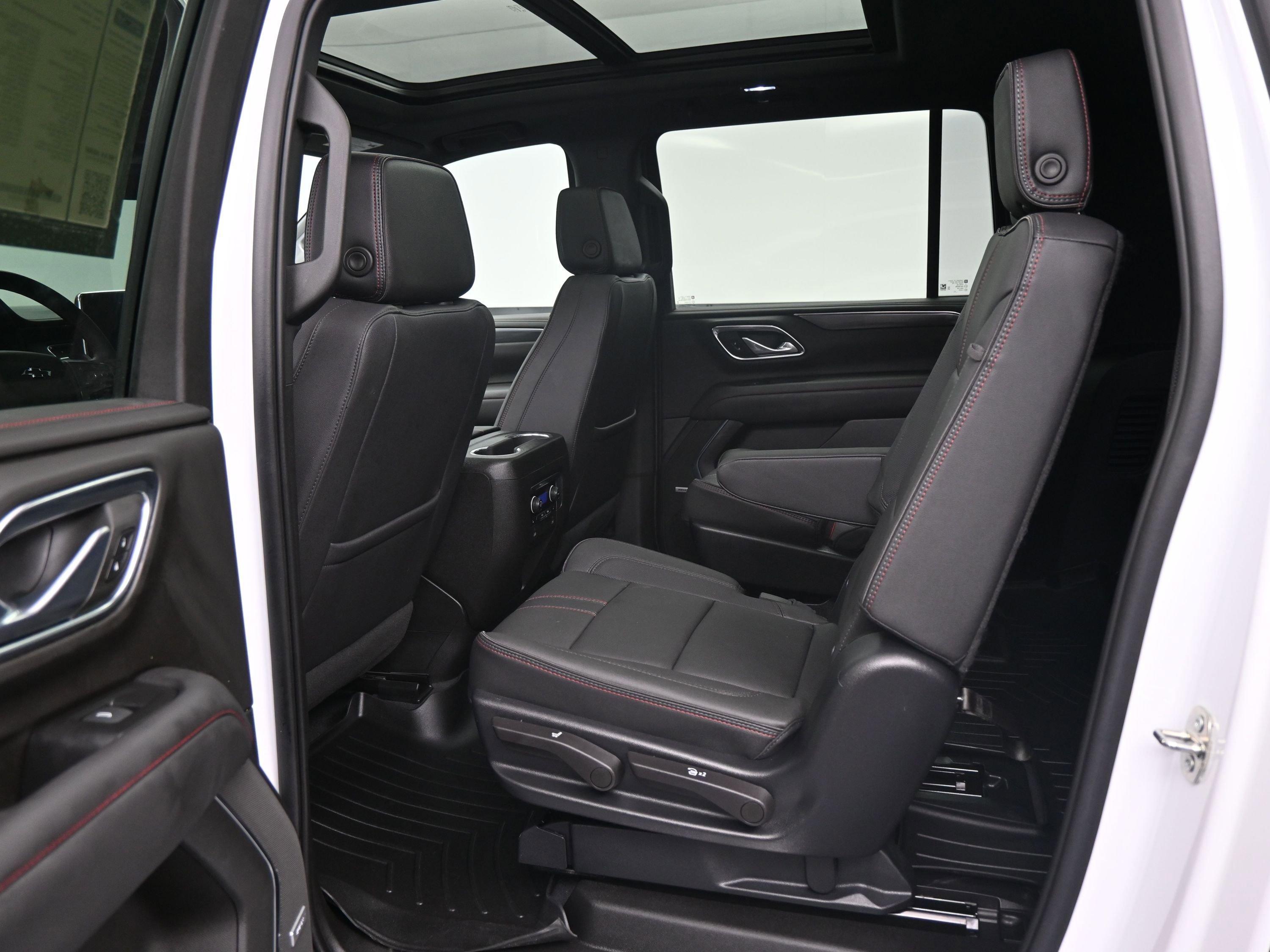 Certified 2023 Chevrolet Suburban RST w/ Luxury Package image 12