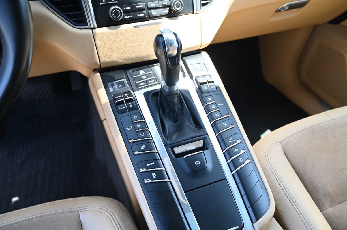 Used 2018 Porsche Macan S image 31