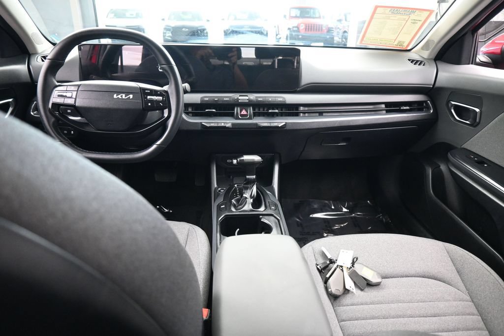 Used 2025 Kia K4 EX FWD image 37