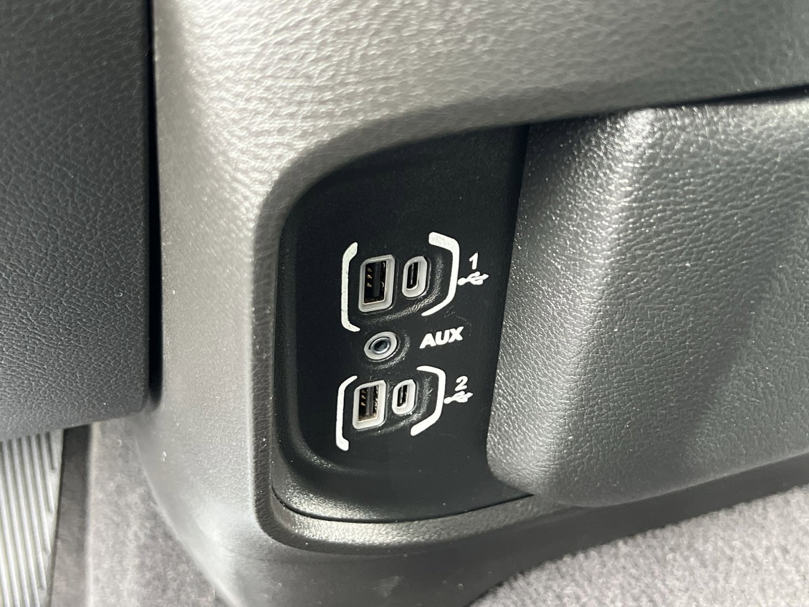 Used 2022 RAM 2500 Big Horn AWD/4WD image 36