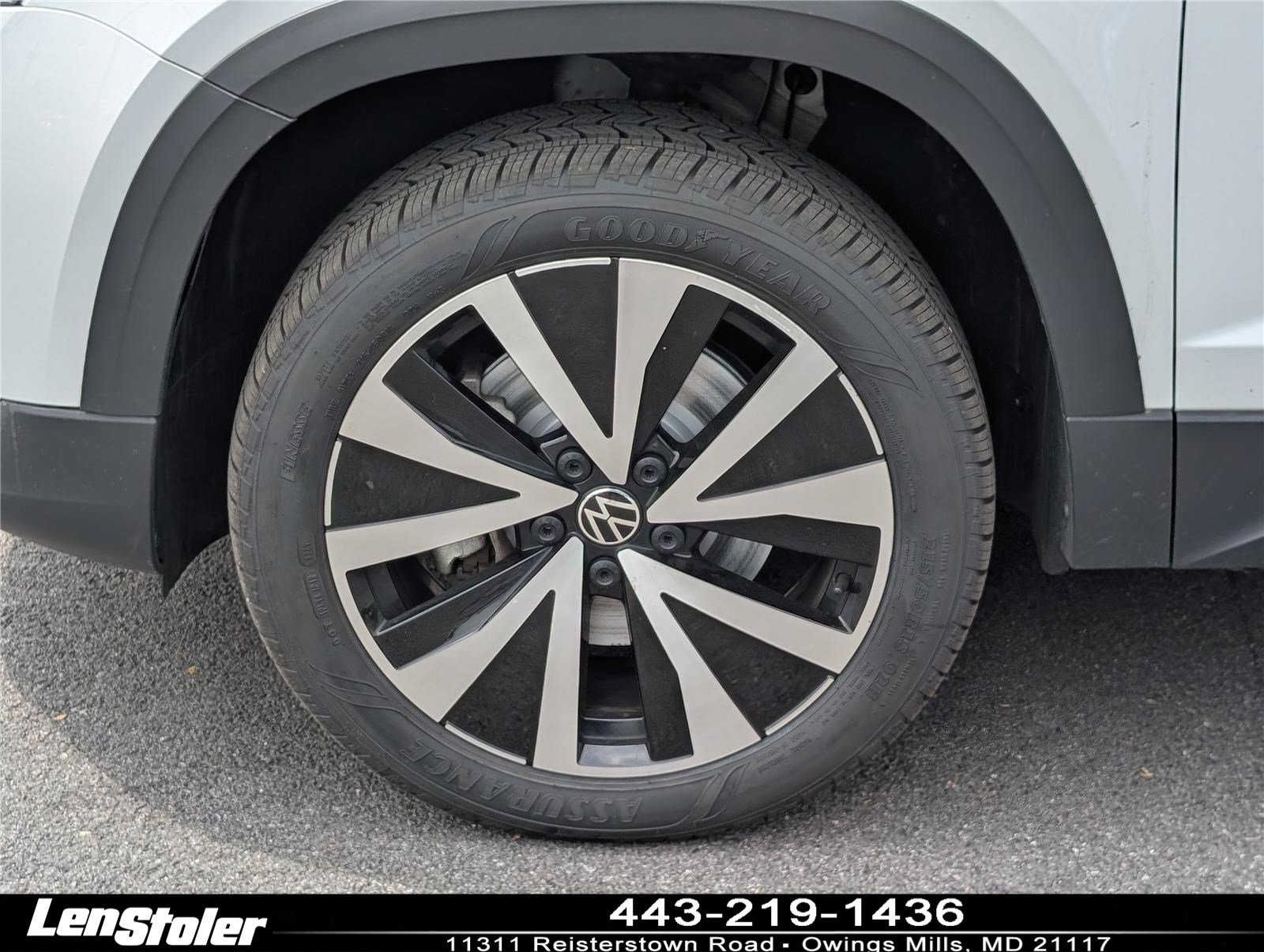 Used 2024 Volkswagen Taos SE FWD image 10