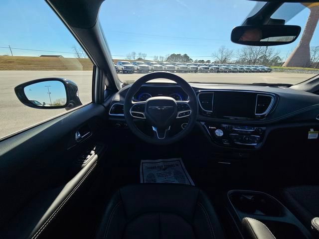 New 2026 Chrysler Pacifica Select FWD image 13