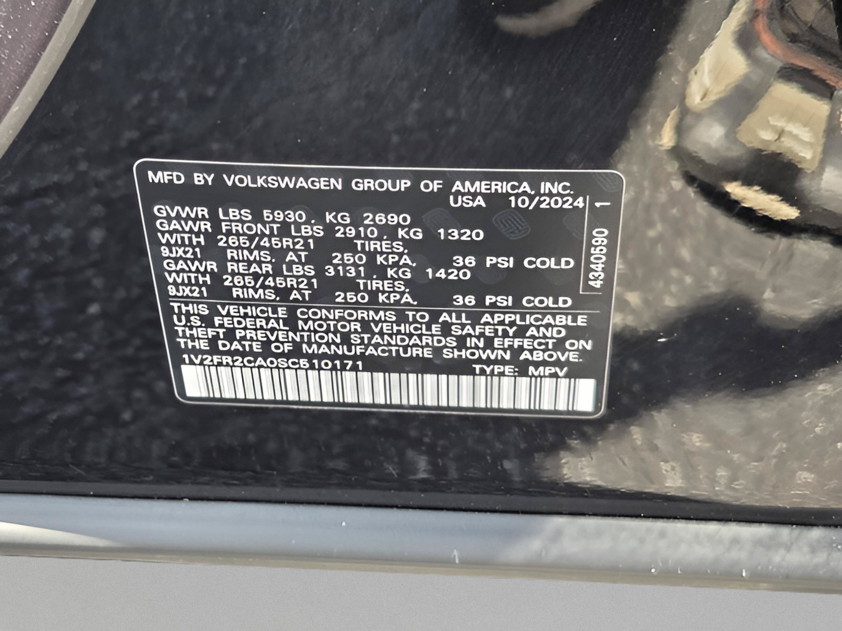 Used 2025 Volkswagen Atlas SEL Premium R-Line AWD/4WD image 9