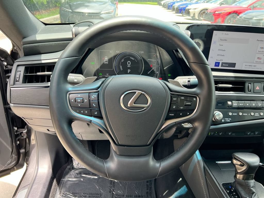 Certified 2025 Lexus ES 300h w/ Premium Package FWD image 13