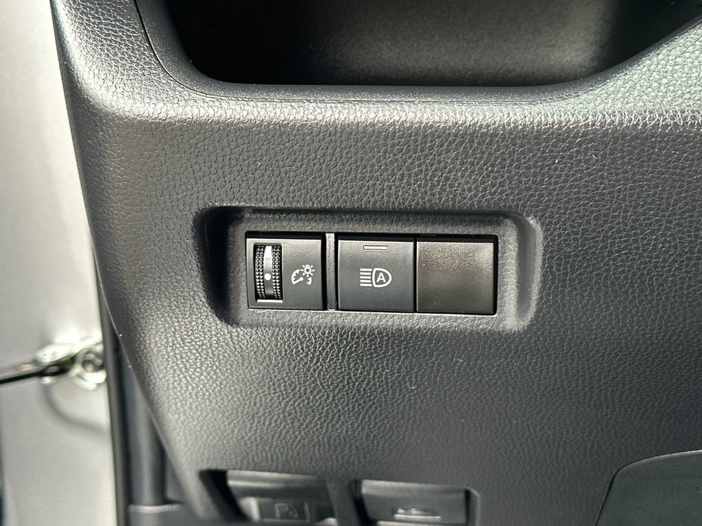 Used 2025 Toyota RAV4 LE AWD/4WD image 30
