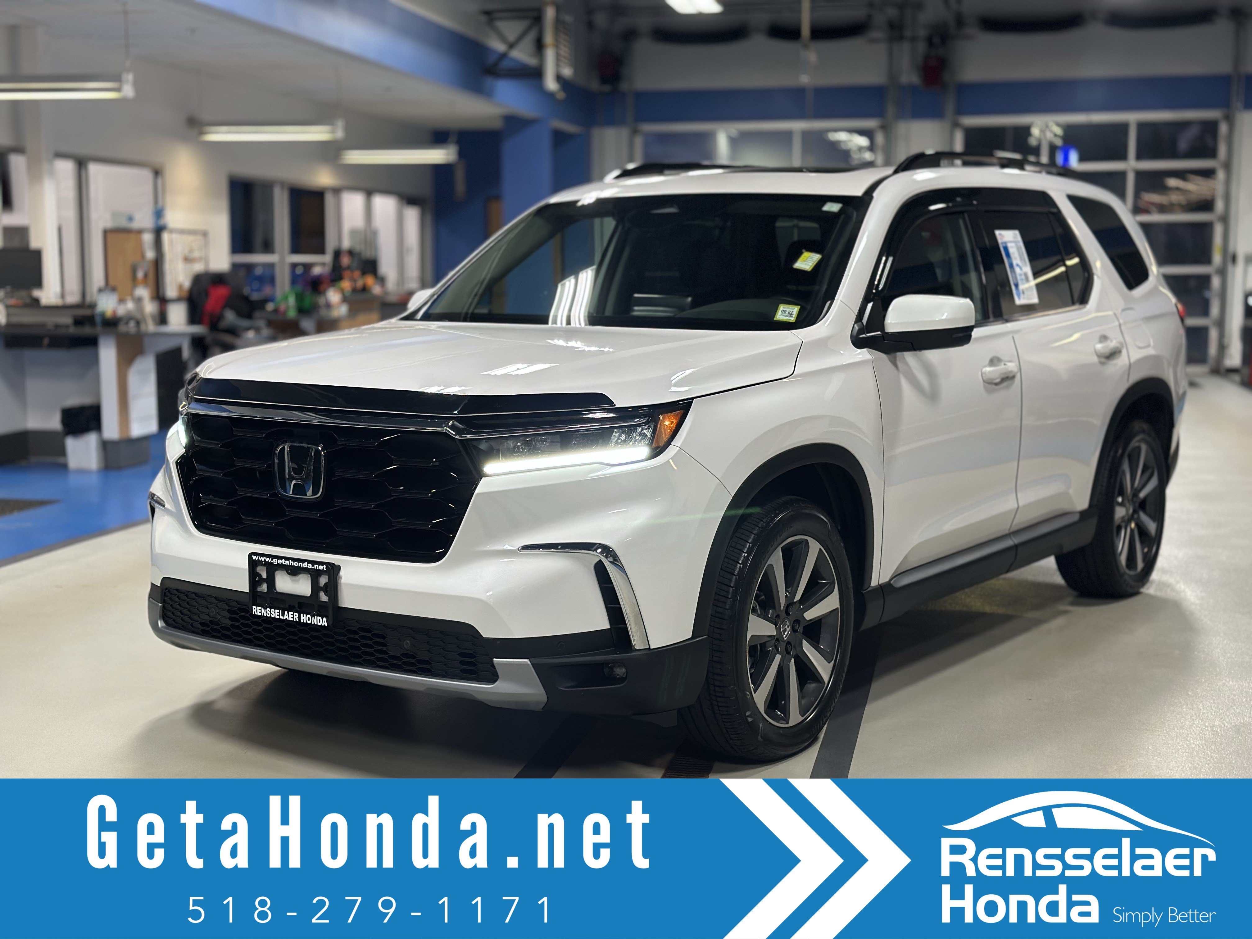 Used 2023 Honda Pilot Touring image 1
