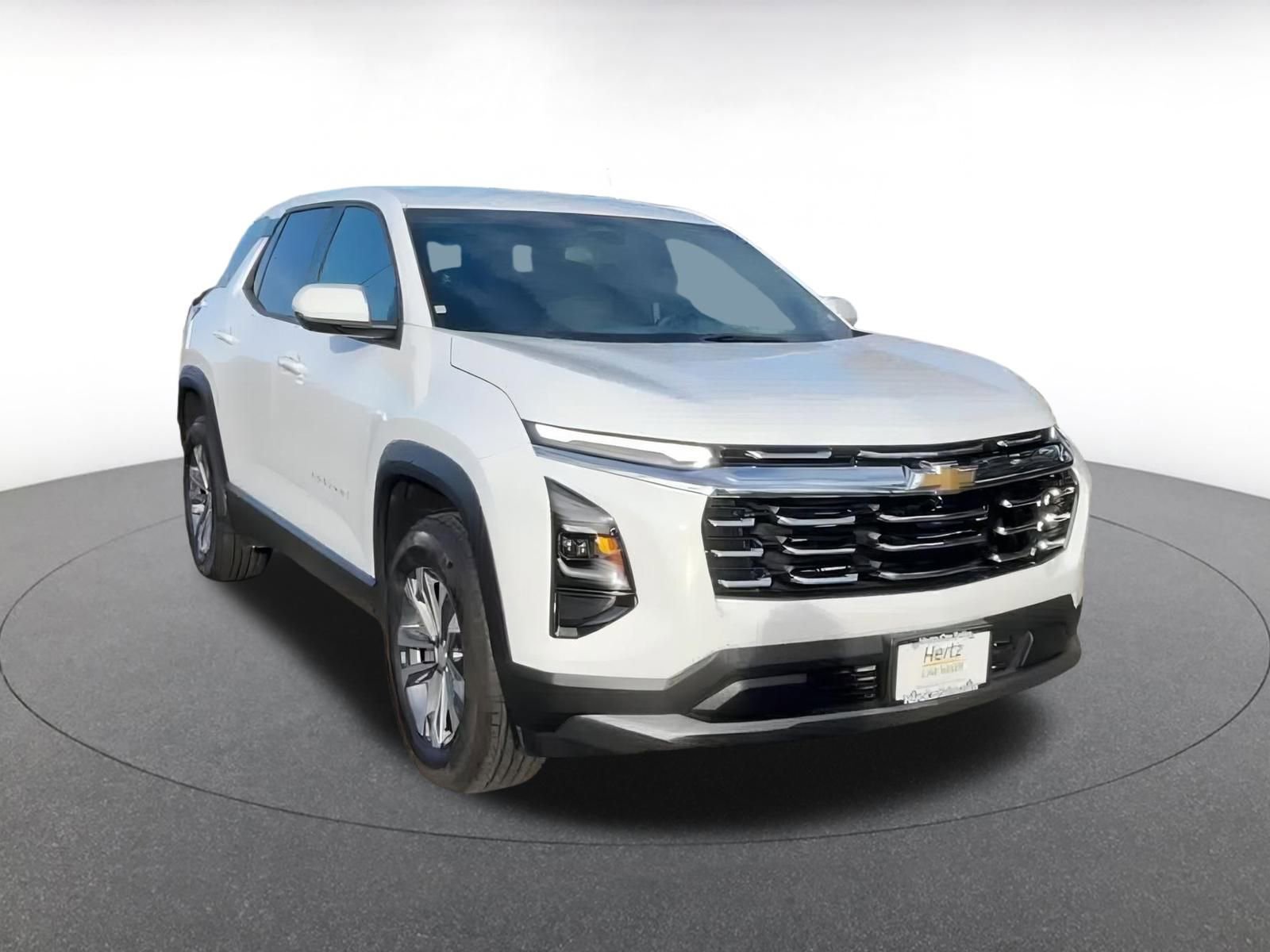 Used 2025 Chevrolet Equinox LT image 3