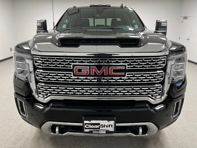 Used 2023 GMC Sierra 3500 Denali w/ Denali Black Diamond Edition AWD/4WD image 3