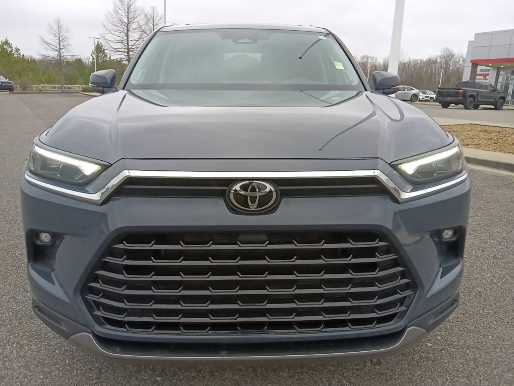 Used 2025 Toyota Grand Highlander AWD image 8
