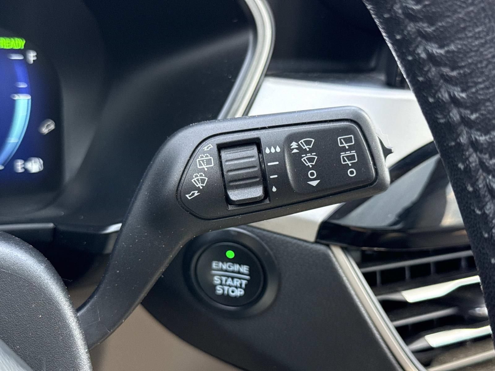 Used 2020 Ford Escape SE Sport AWD/4WD image 17