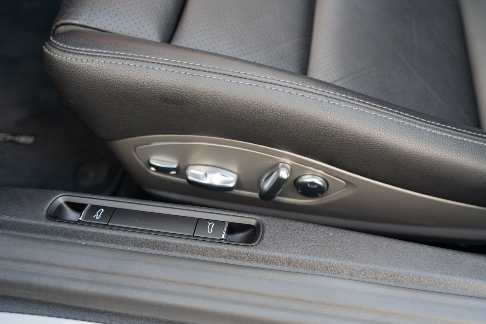 Used 2019 Porsche 718 Boxster S RWD image 15
