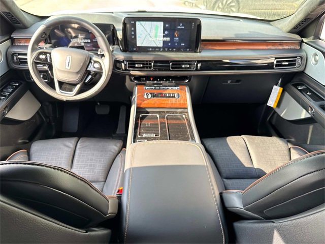 New 2025 Lincoln Aviator Black Label w/ Black Label Special Edition image 17