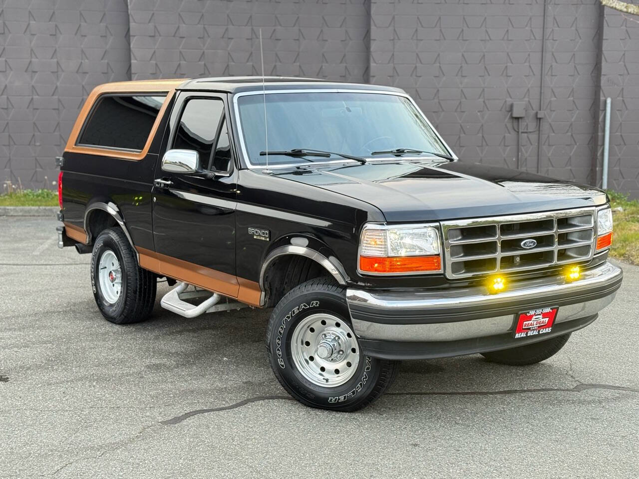 Used 1994 Ford Bronco Eddie Bauer AWD/4WD image 3