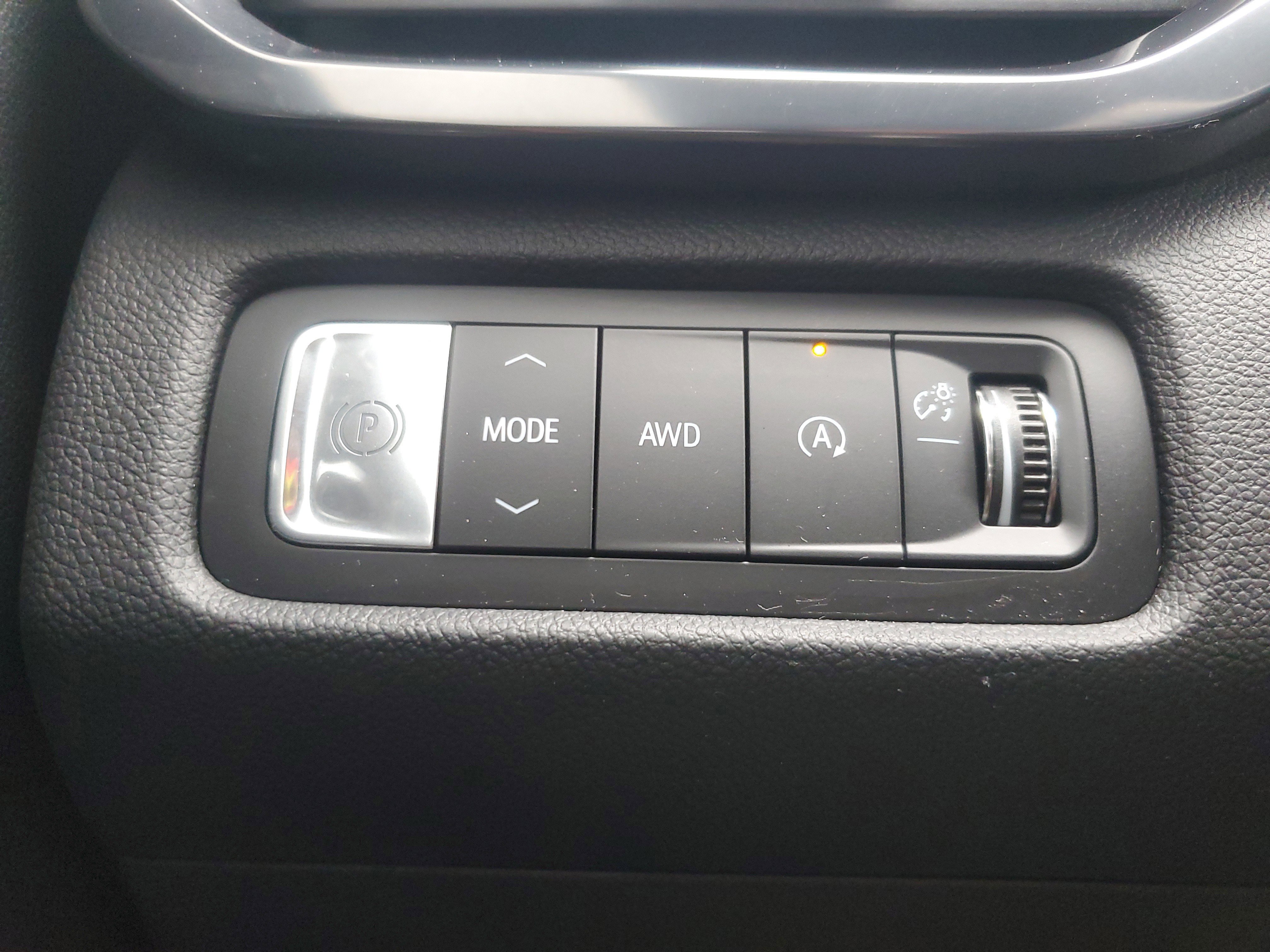 Used 2024 GMC Acadia AT4 image 30