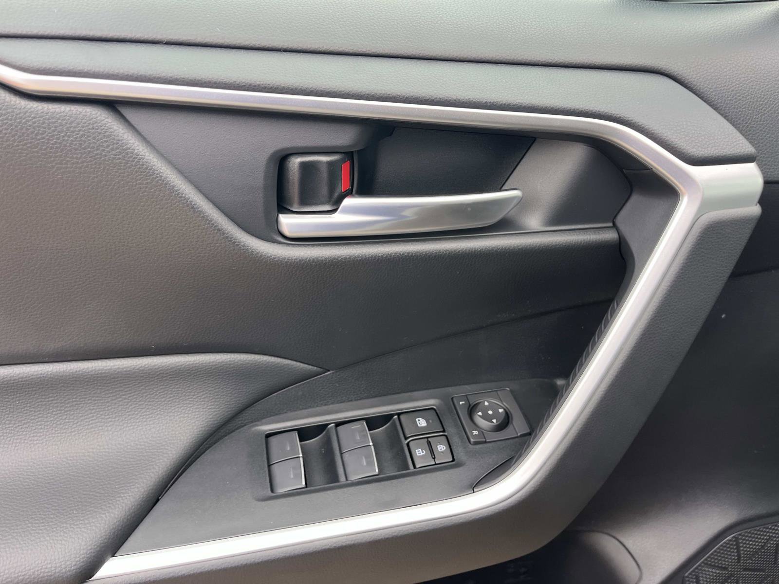 New 2025 Toyota RAV4 XLE w/ Convenience Package image 14