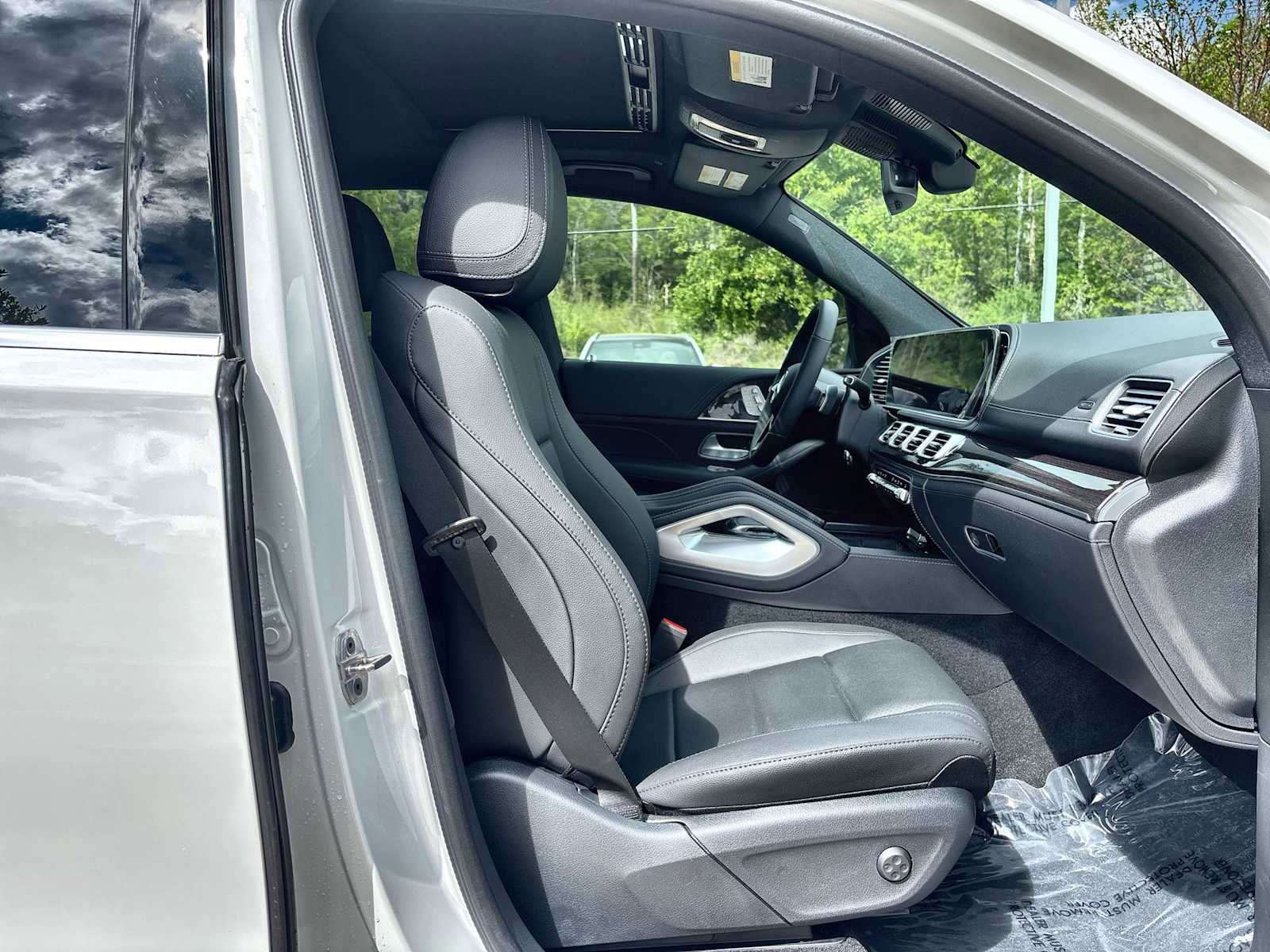 Used 2025 Mercedes-Benz GLE 350 4MATIC image 9
