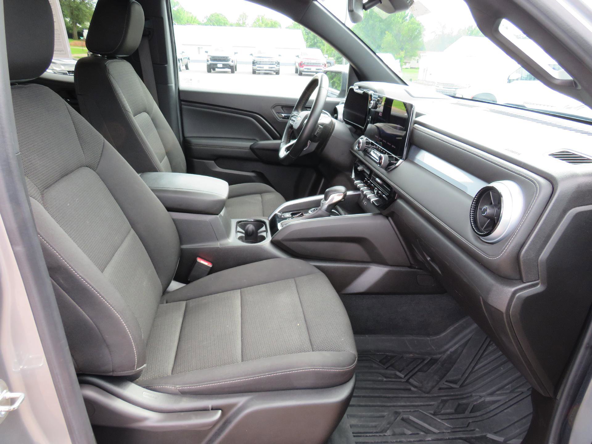 Used 2023 Chevrolet Colorado LT w/ LT Convenience Package II image 11