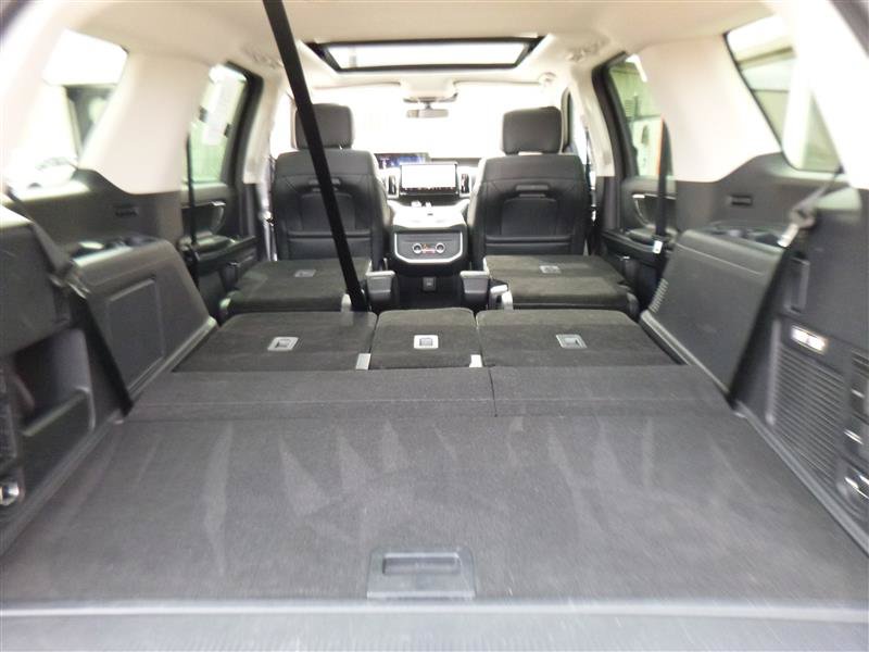 Used 2025 Ford Expedition Platinum AWD/4WD image 24