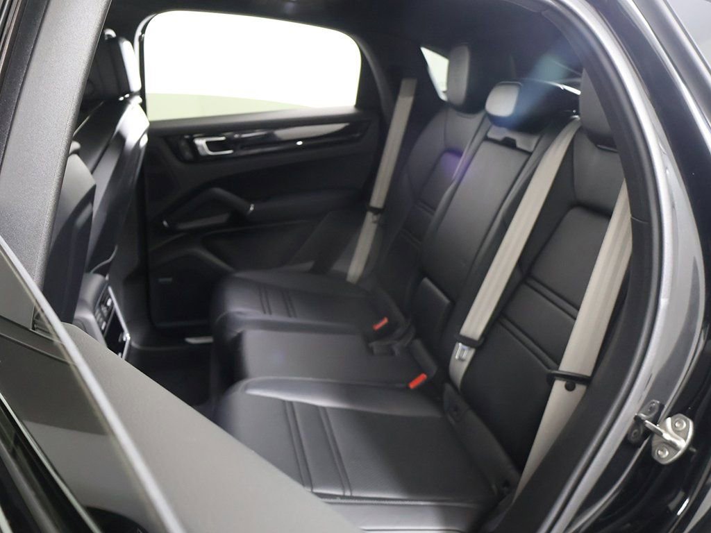 Used 2023 Porsche Cayenne Platinum Edition w/ Premium Package Plus image 32