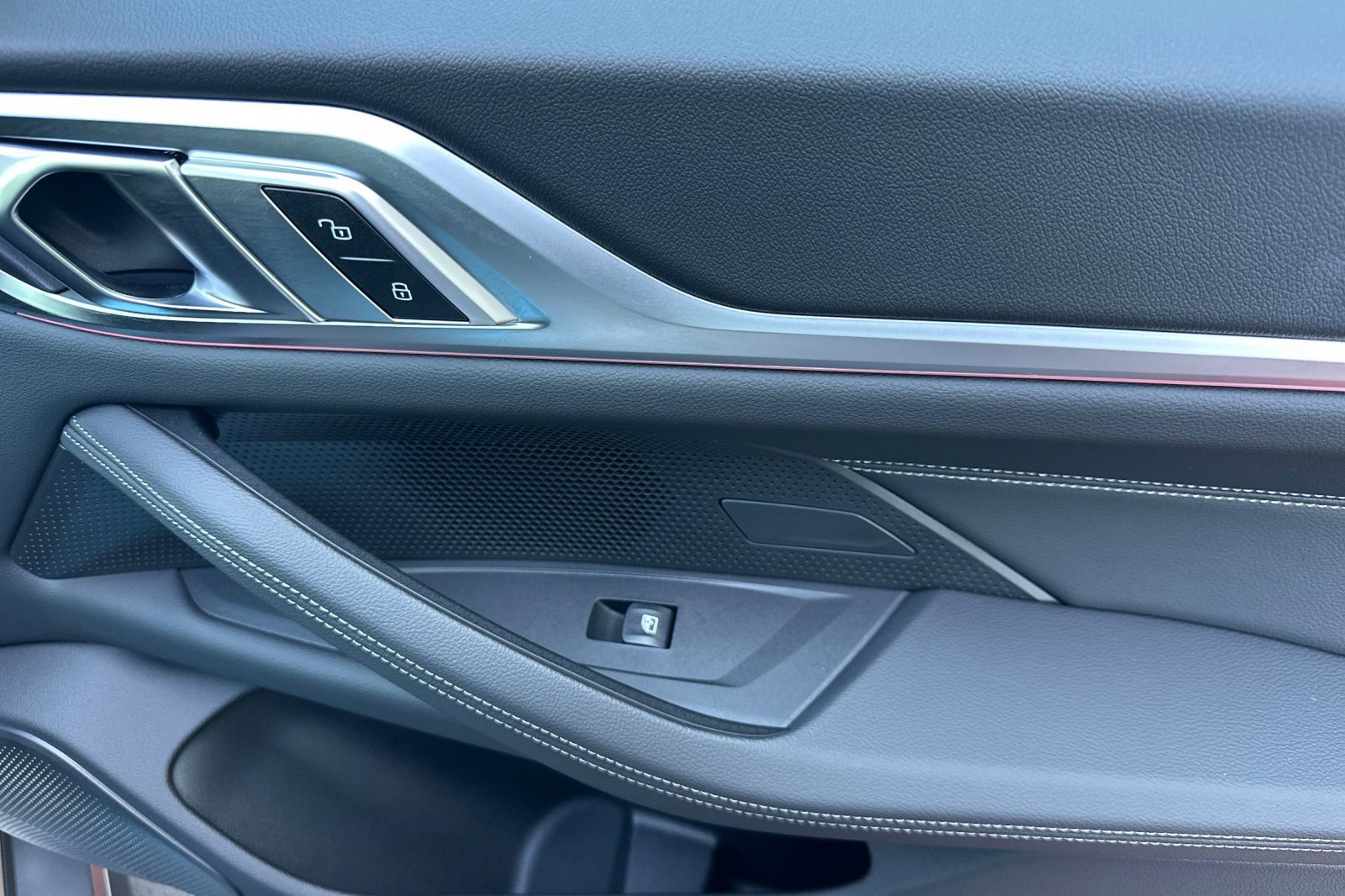 Used 2025 BMW i4 eDrive40 w/ Driving Assistance Package image 21