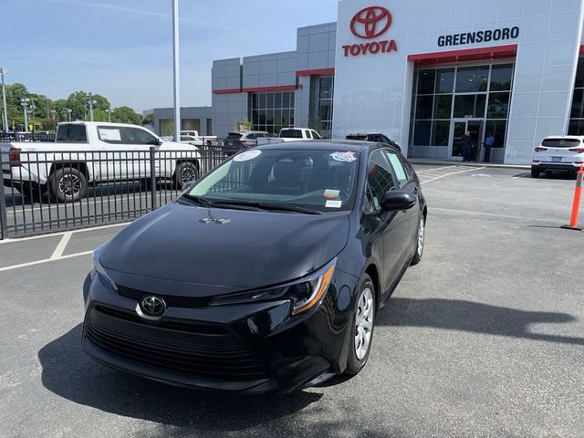 Used 2026 Toyota Corolla LE FWD image 4