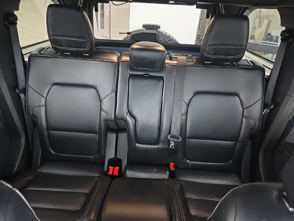 Used 2025 Ford Bronco Badlands AWD/4WD image 9