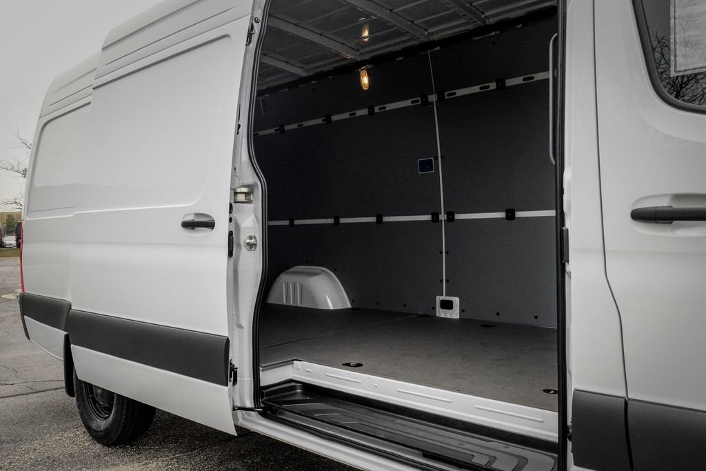 Used 2026 Mercedes-Benz Sprinter 2500 image 10