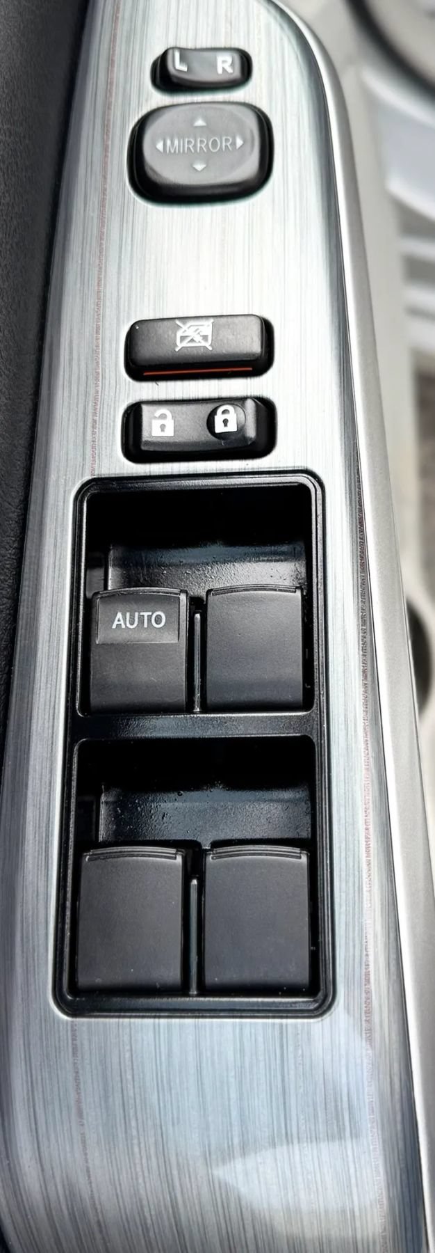 Used 2014 Toyota Camry LE FWD image 23