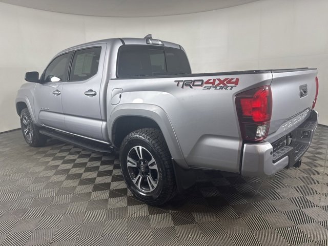 Used 2018 Toyota Tacoma TRD Sport image 6