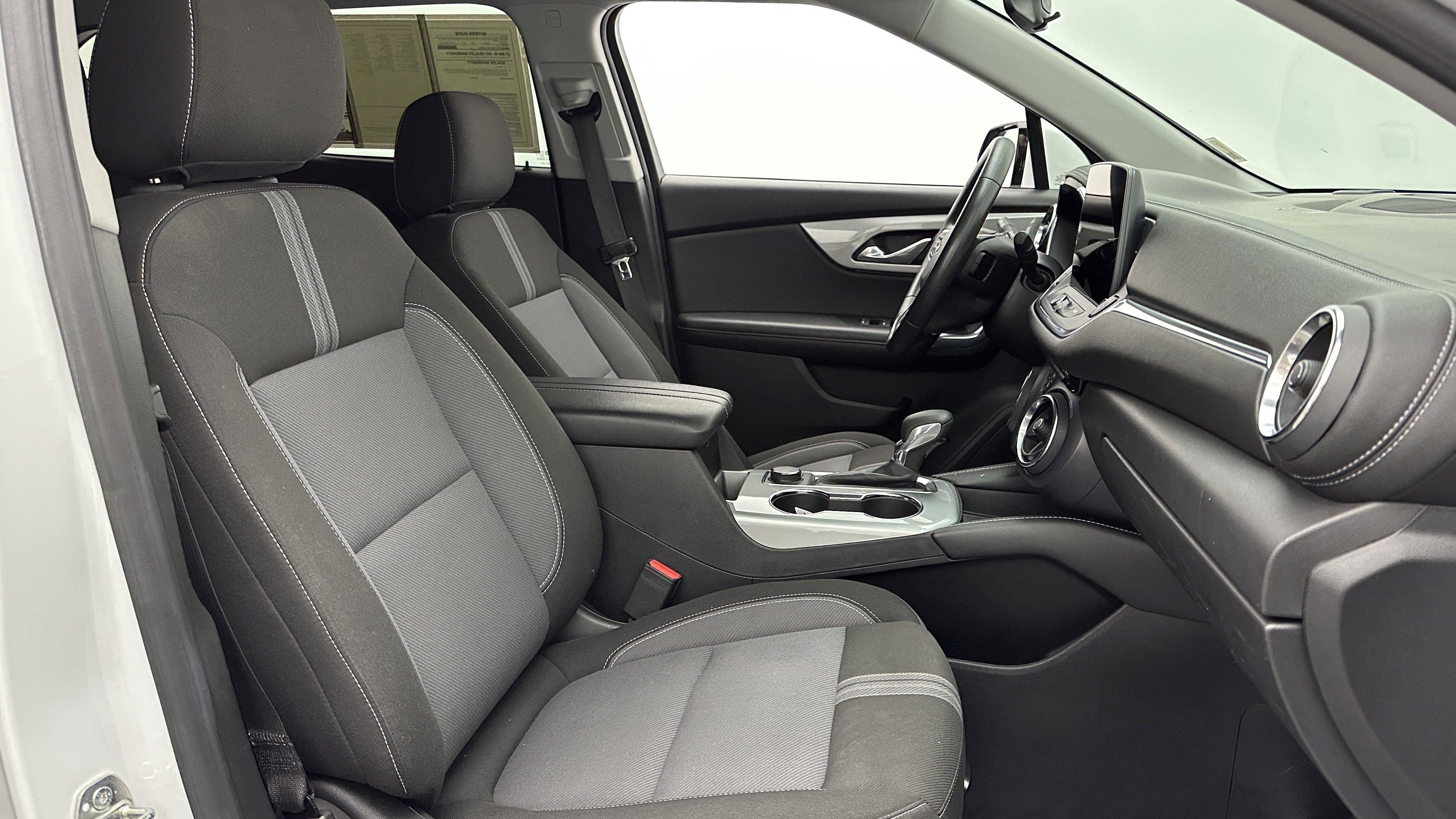 Used 2023 Chevrolet Blazer LT image 36