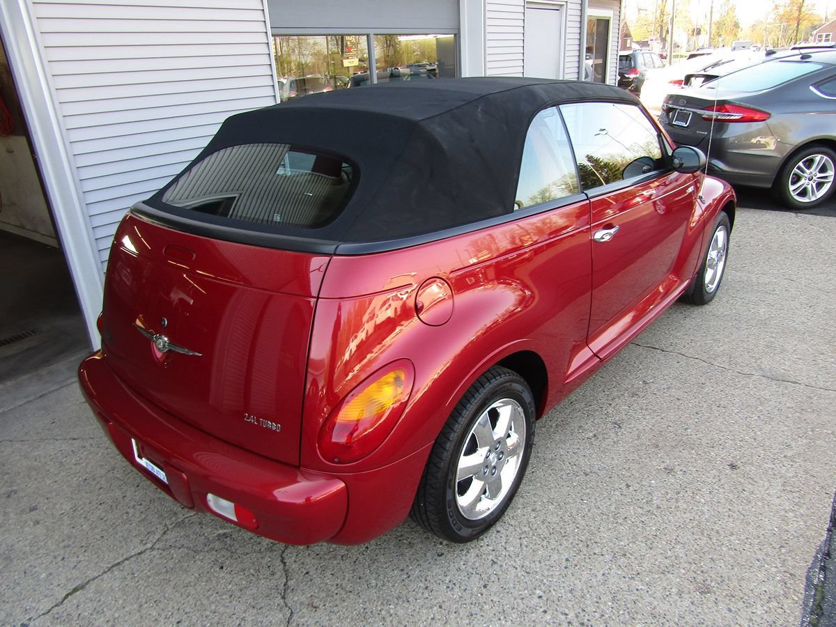 Used 2005 Chrysler PT Cruiser Touring FWD image 3