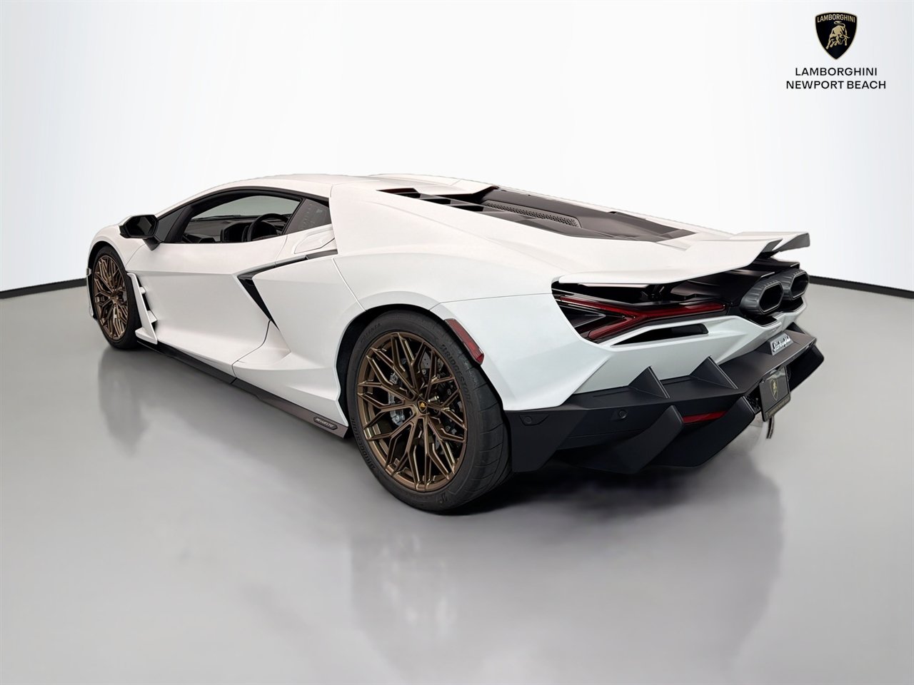 Used 2024 Lamborghini Revuelto AWD/4WD image 21