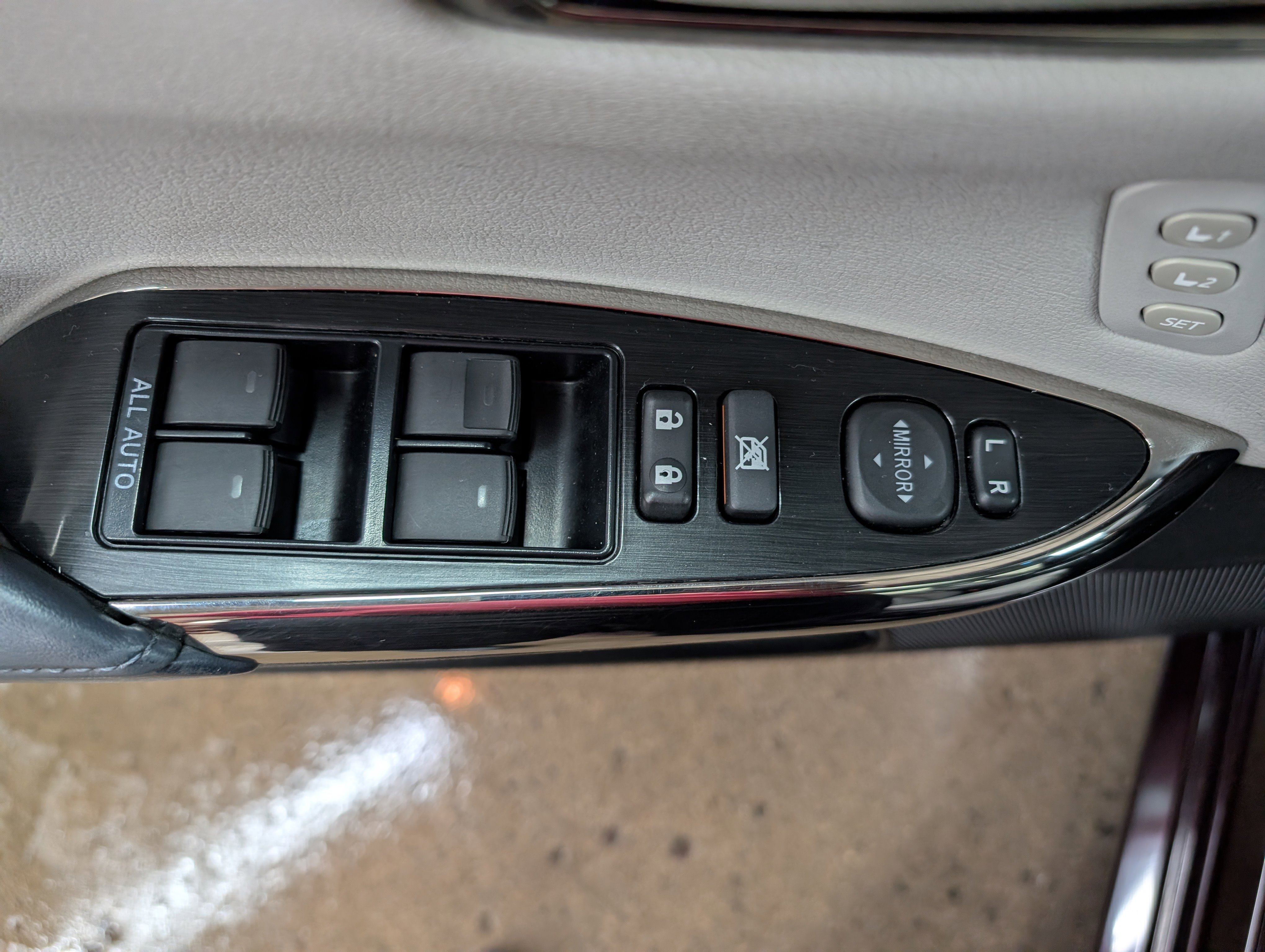 Used 2014 Toyota Avalon XLE Touring FWD image 13